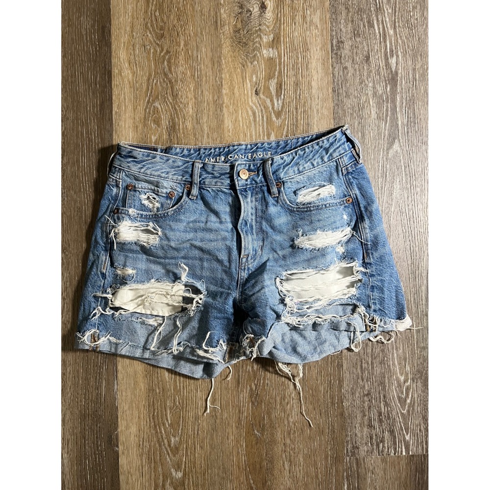 American Eagle Distressed Denim Shorts Medium Wash Raw Hem Size 4